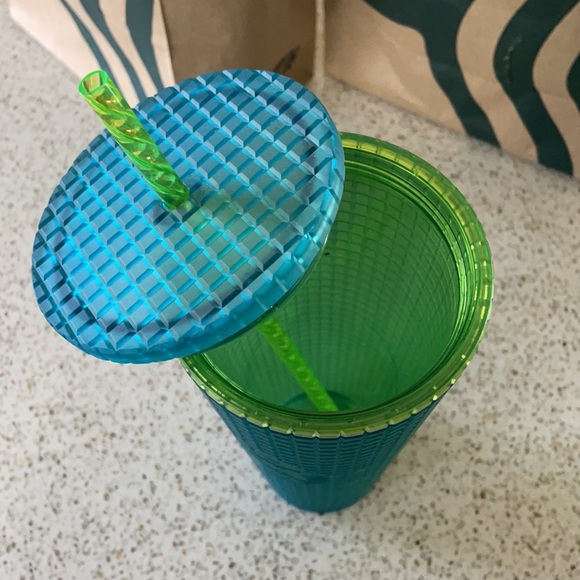 Starbucks 💚New Release 💫 2021 Winter Collection  Mountain Dew 💛💚 - Picture 2 of 3